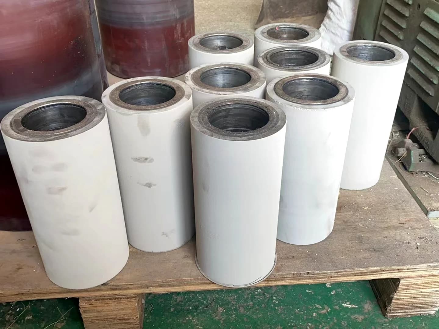 实际生产的聚氨酯套筒、垫块及缓冲组件